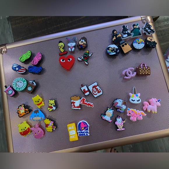 Bundle show-Croc Charms, Bracelets & Keychains - Picture 10 of 15